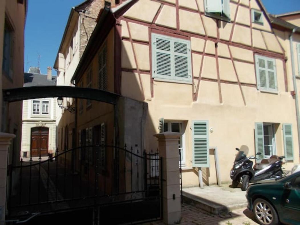 La Cour De Berthe Ouest Apartment Colmar Bagian luar foto